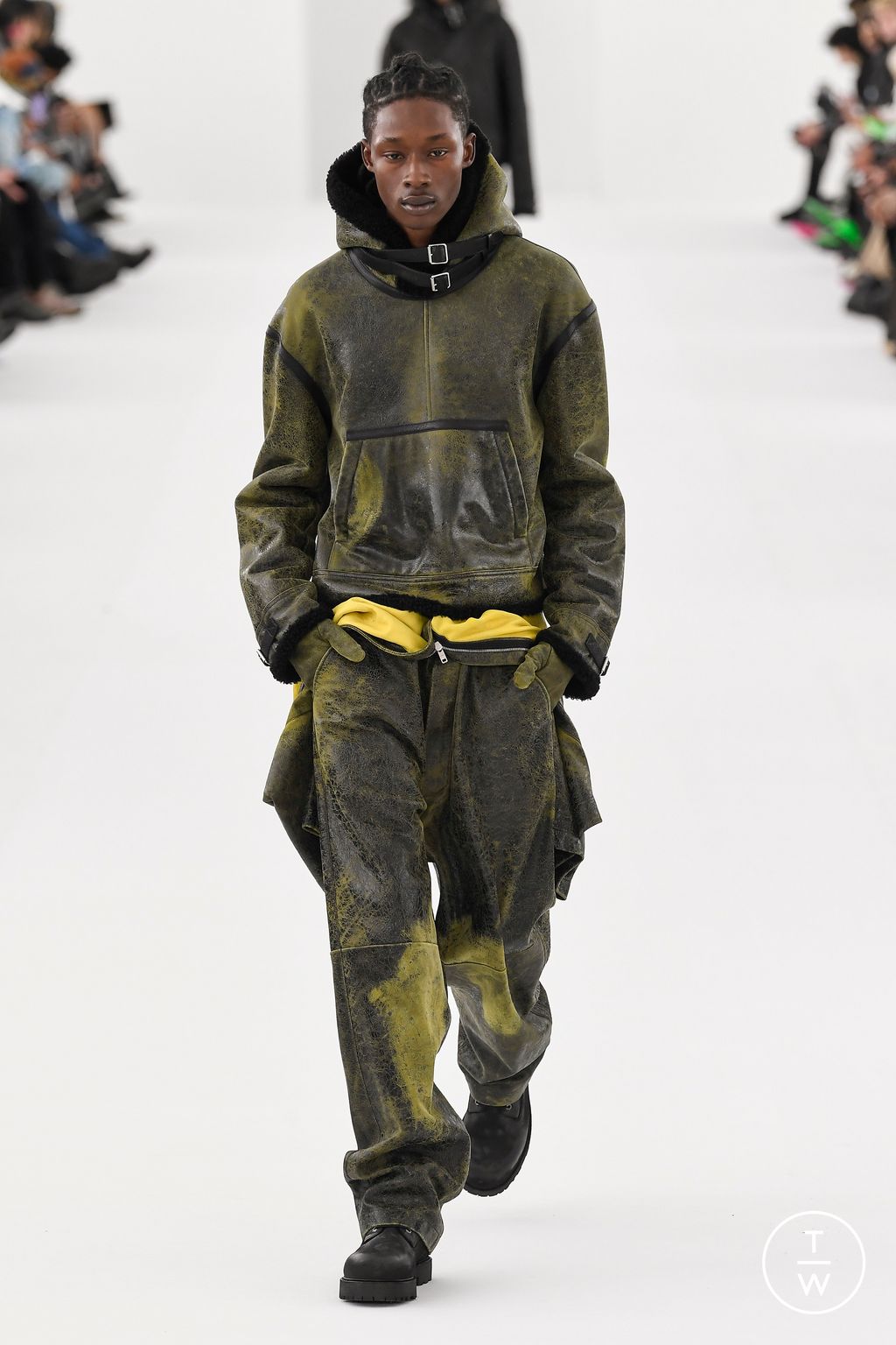 Fashion Week Paris Fall/Winter 2023 look 35 de la collection Givenchy menswear