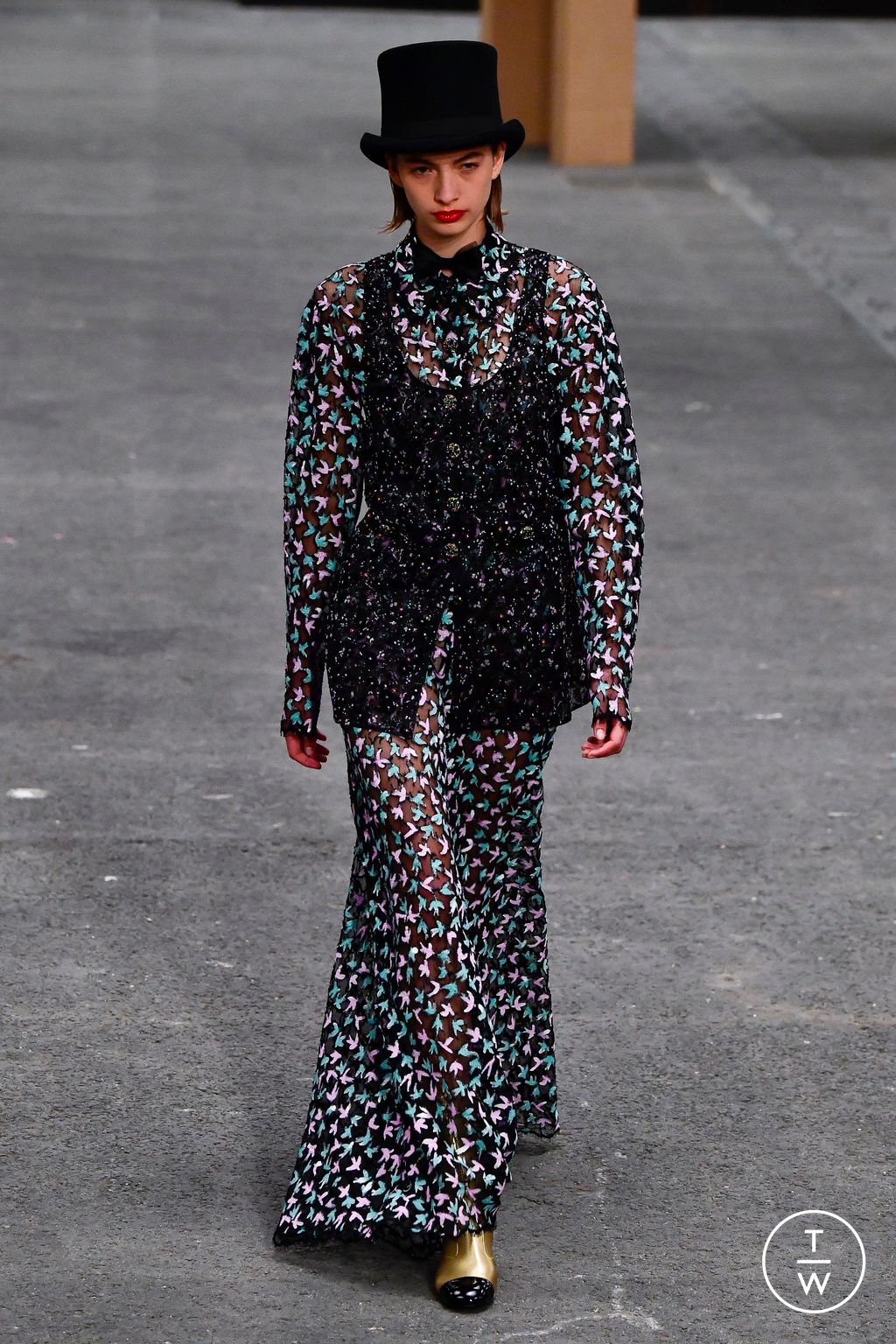 Fashion Week Paris Spring/Summer 2023 look 34 from the Chanel collection 高级定制