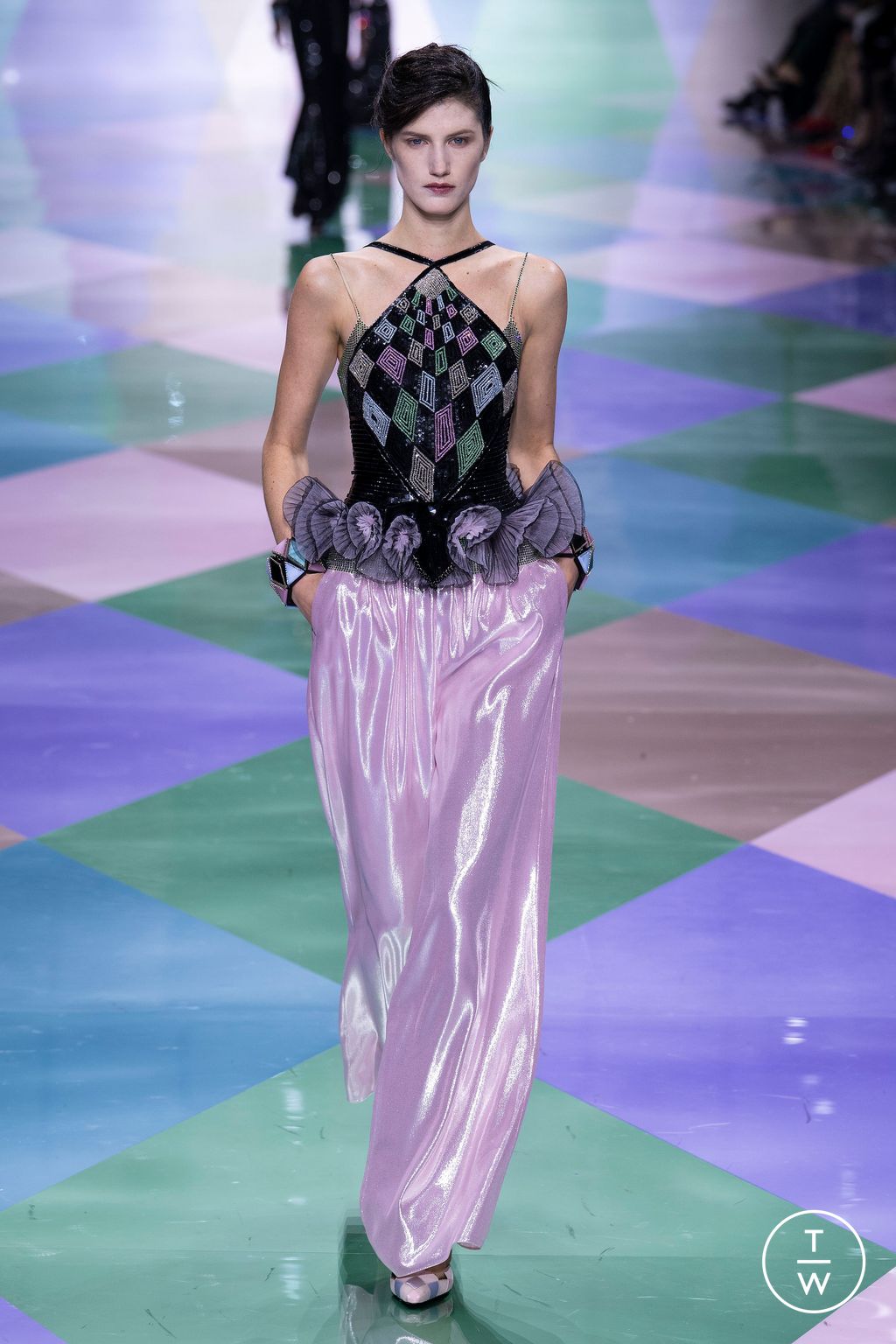 Fashion Week Paris Spring/Summer 2023 look 42 from the Giorgio Armani Privé collection 高级定制