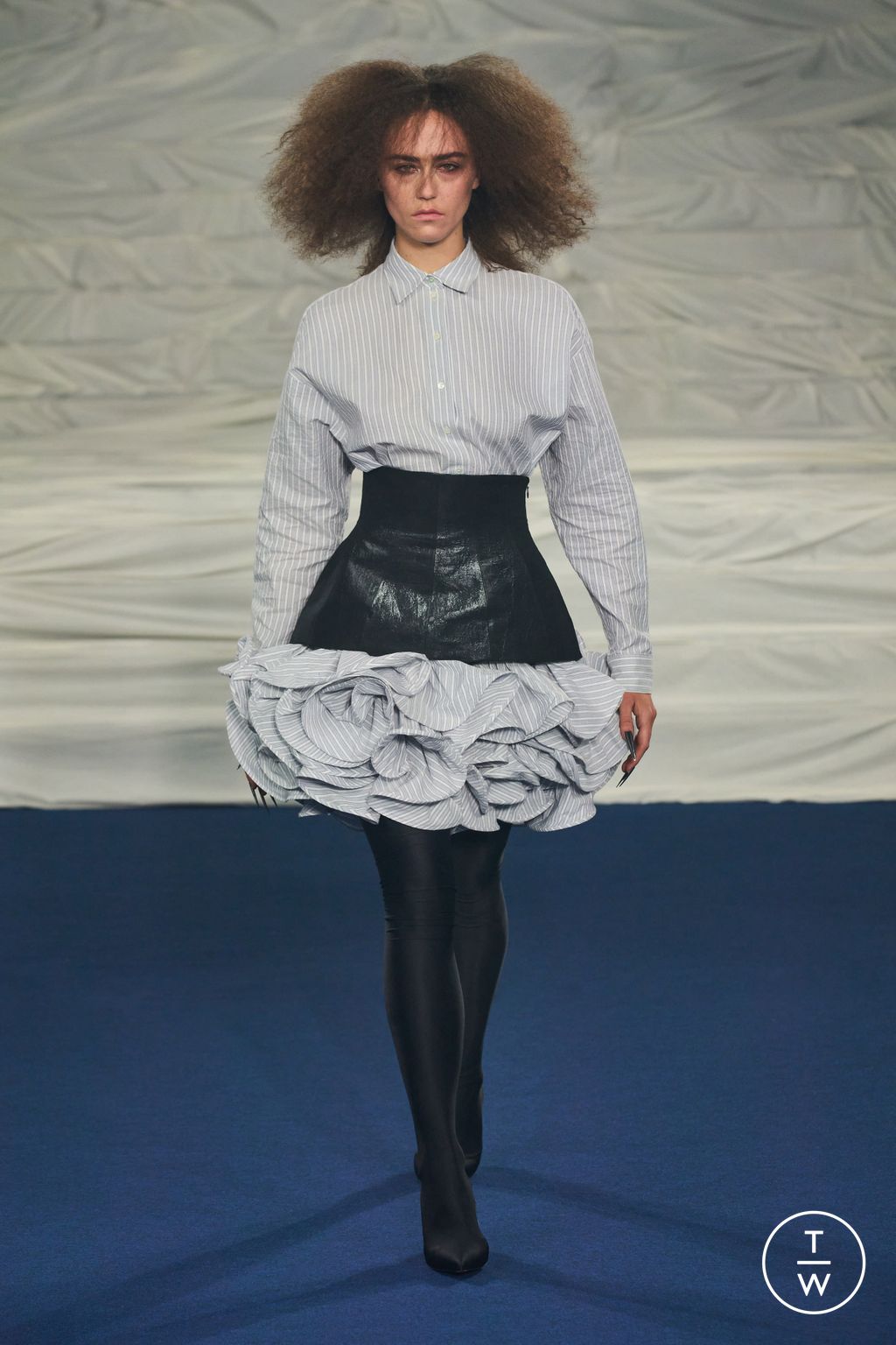 Fashion Week Paris Spring/Summer 2023 look 1 de la collection Rochas womenswear