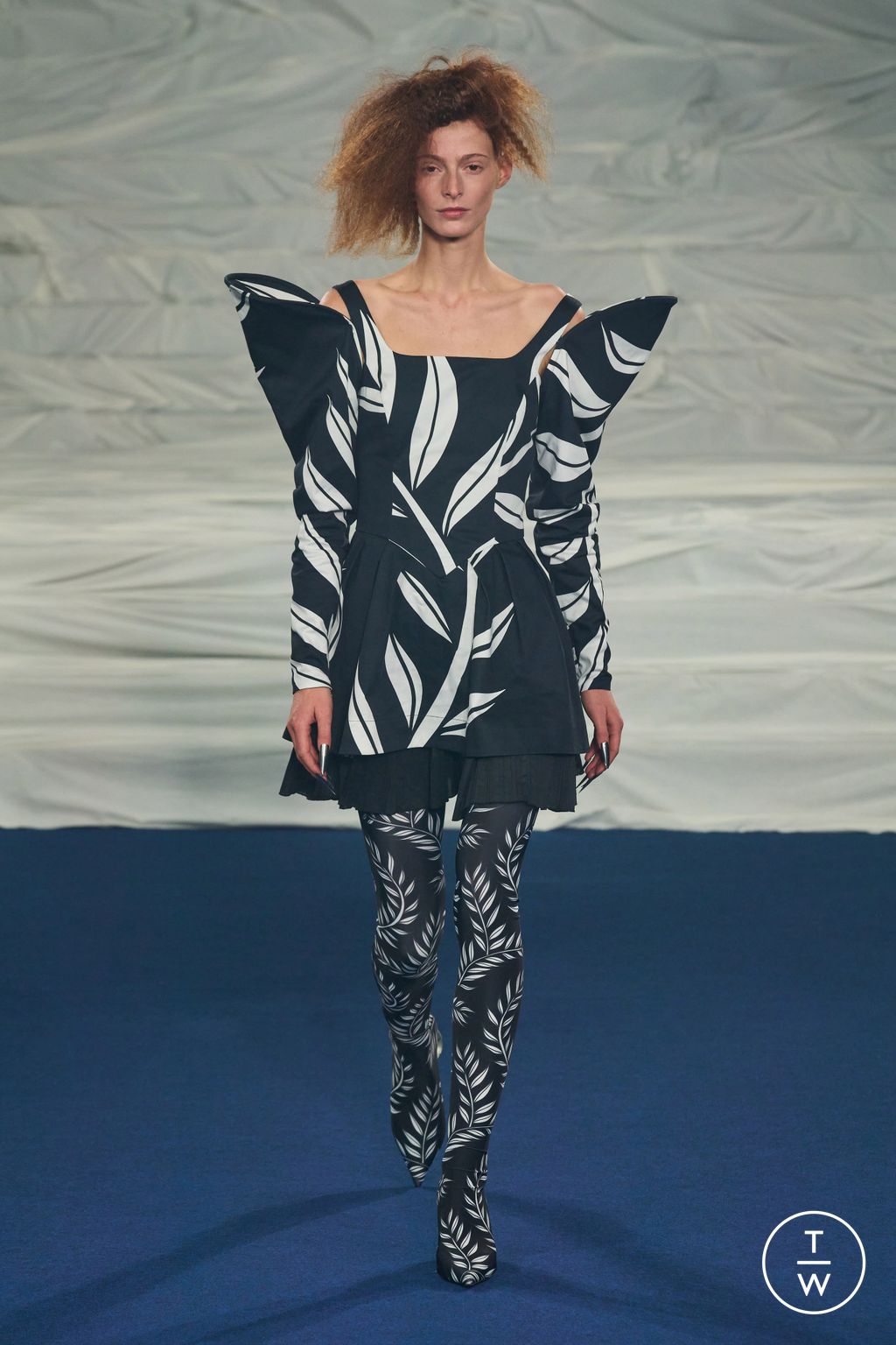 Fashion Week Paris Spring/Summer 2023 look 16 de la collection Rochas womenswear