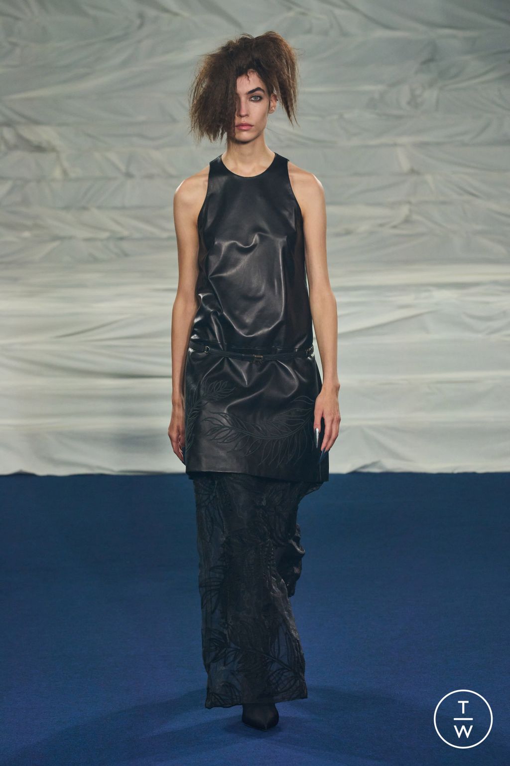 Fashion Week Paris Spring/Summer 2023 look 21 from the Rochas collection 女装