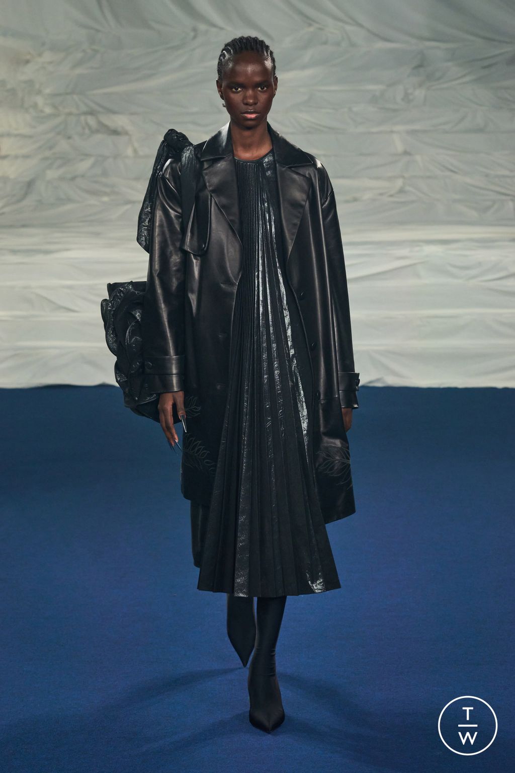 Fashion Week Paris Spring/Summer 2023 look 22 from the Rochas collection womenswear