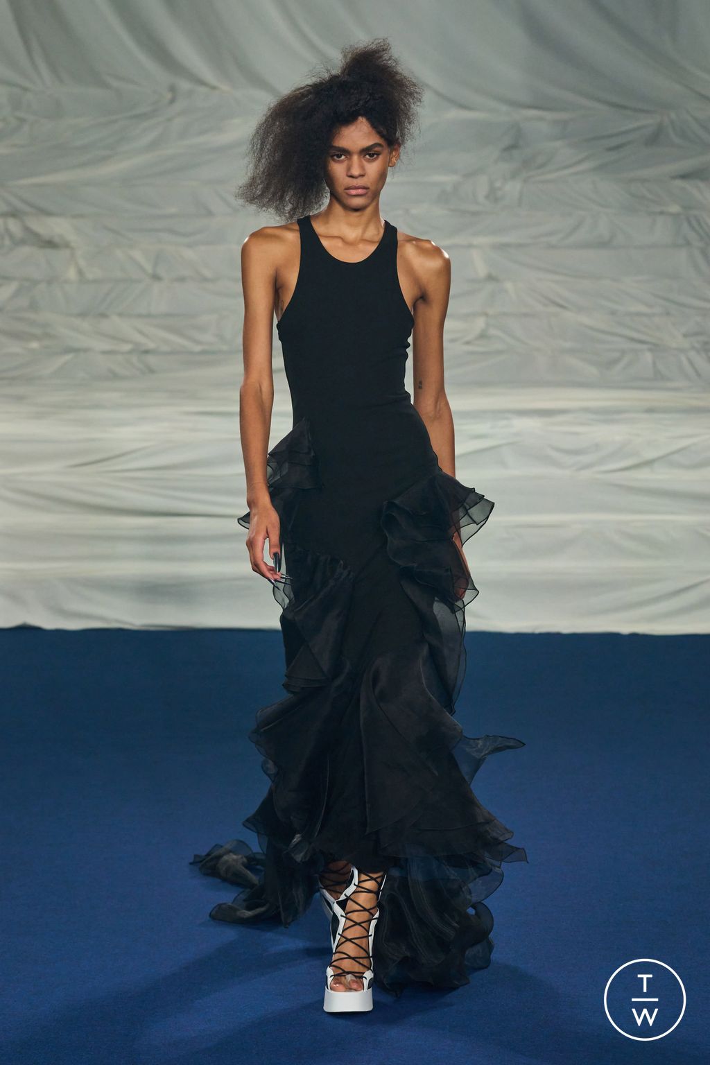 Fashion Week Paris Spring/Summer 2023 look 24 from the Rochas collection womenswear