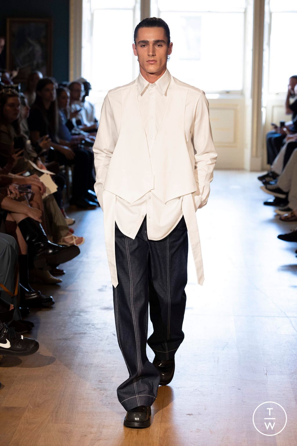 Fashion Week London Fall/Winter 2023 look 7 from the Daniel W Fletcher collection menswear