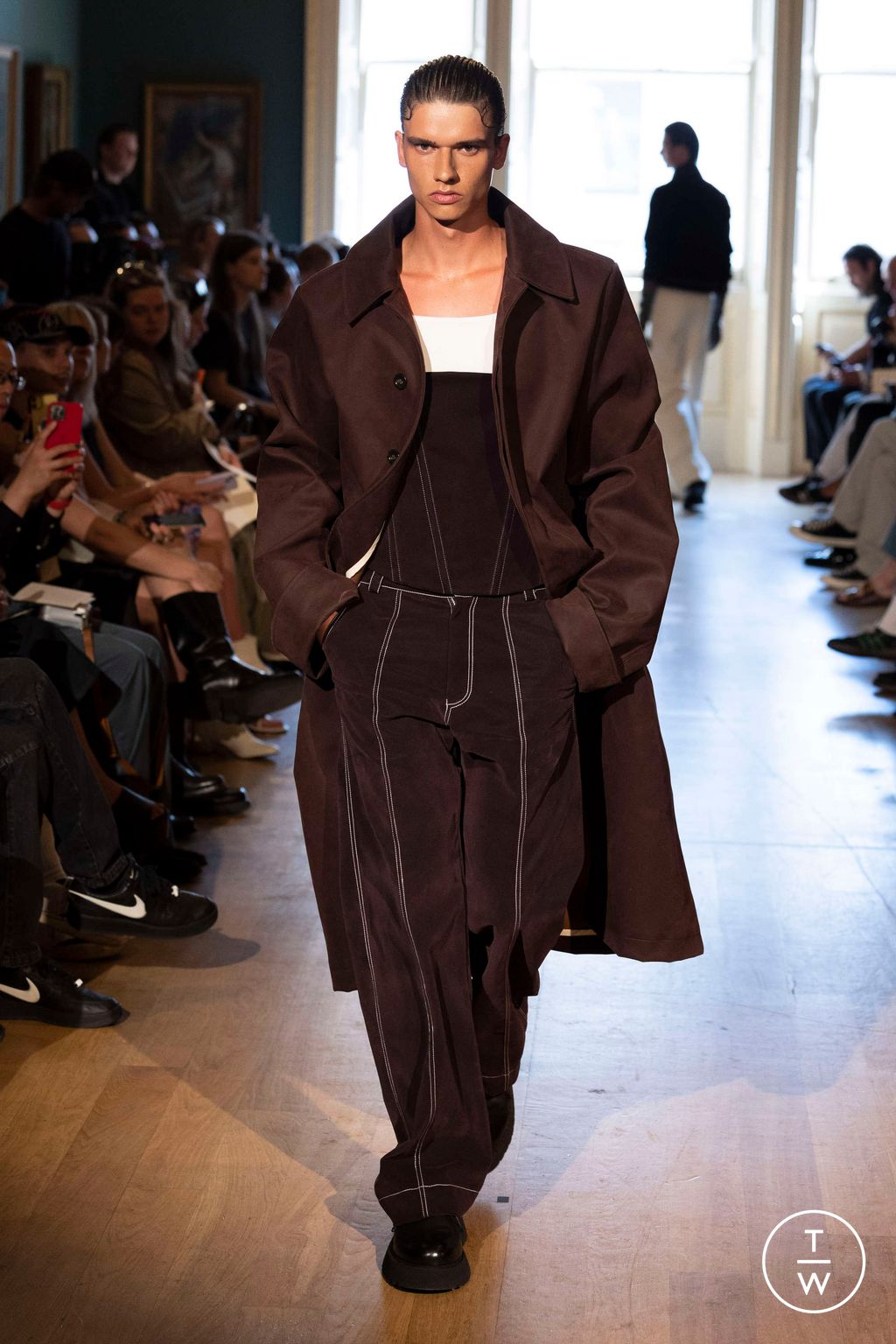 Fashion Week London Fall/Winter 2023 look 13 from the Daniel W Fletcher collection 男装
