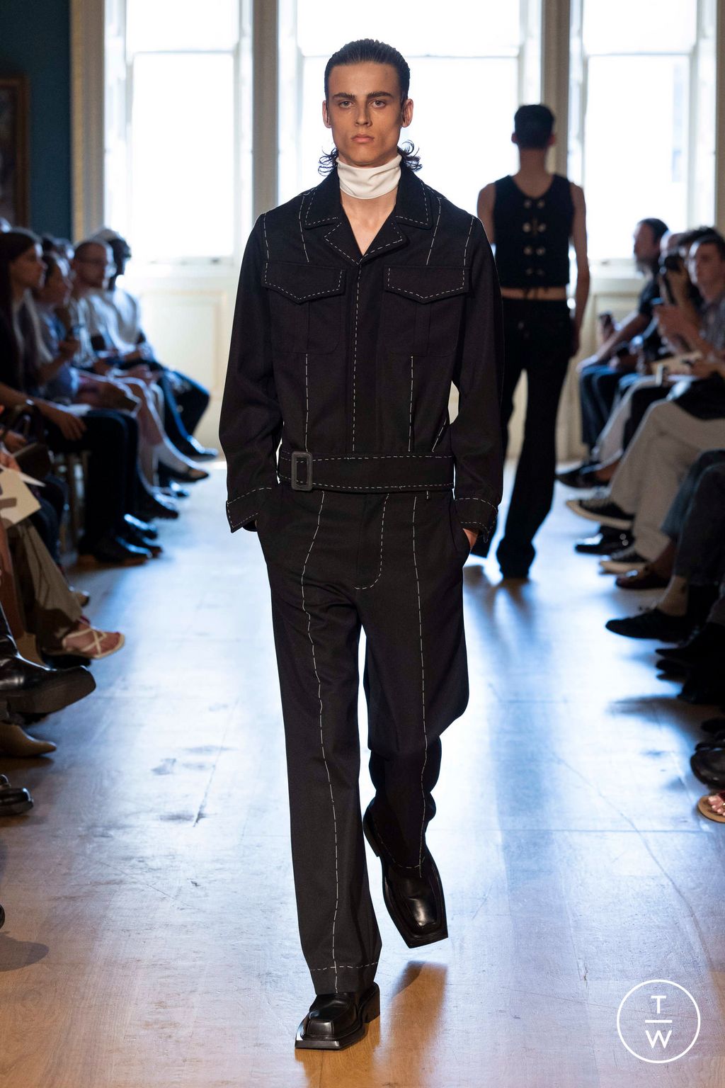 Fashion Week London Fall/Winter 2023 look 18 from the Daniel W Fletcher collection 男装
