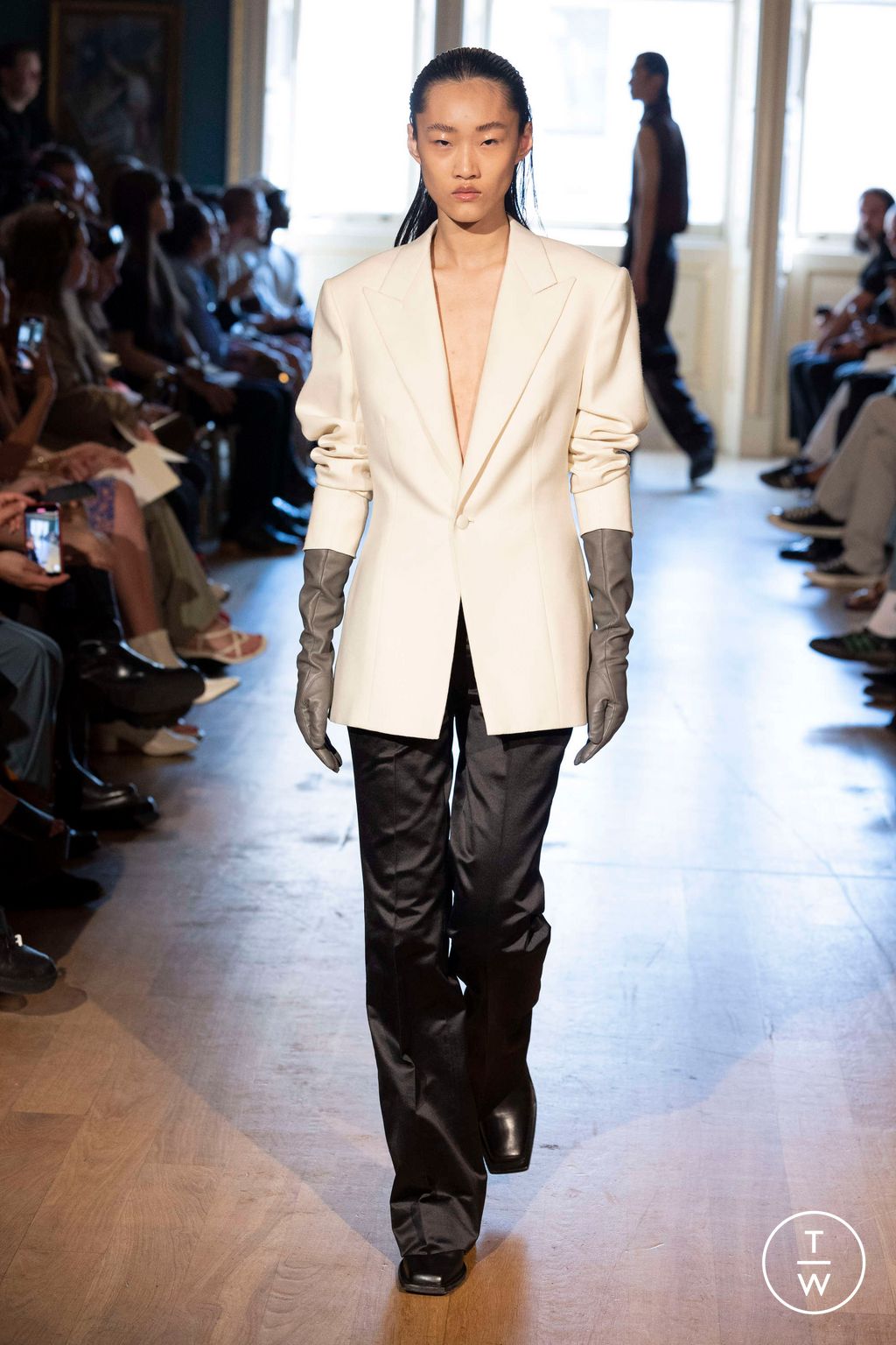 Fashion Week London Fall/Winter 2023 look 23 from the Daniel W Fletcher collection menswear