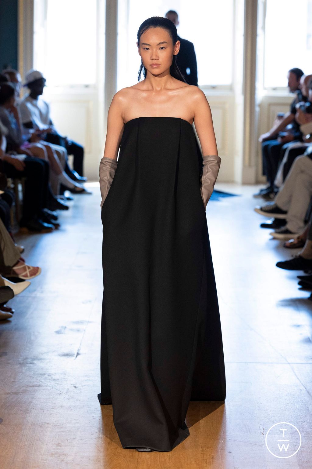 Fashion Week London Fall/Winter 2023 look 29 from the Daniel W Fletcher collection menswear