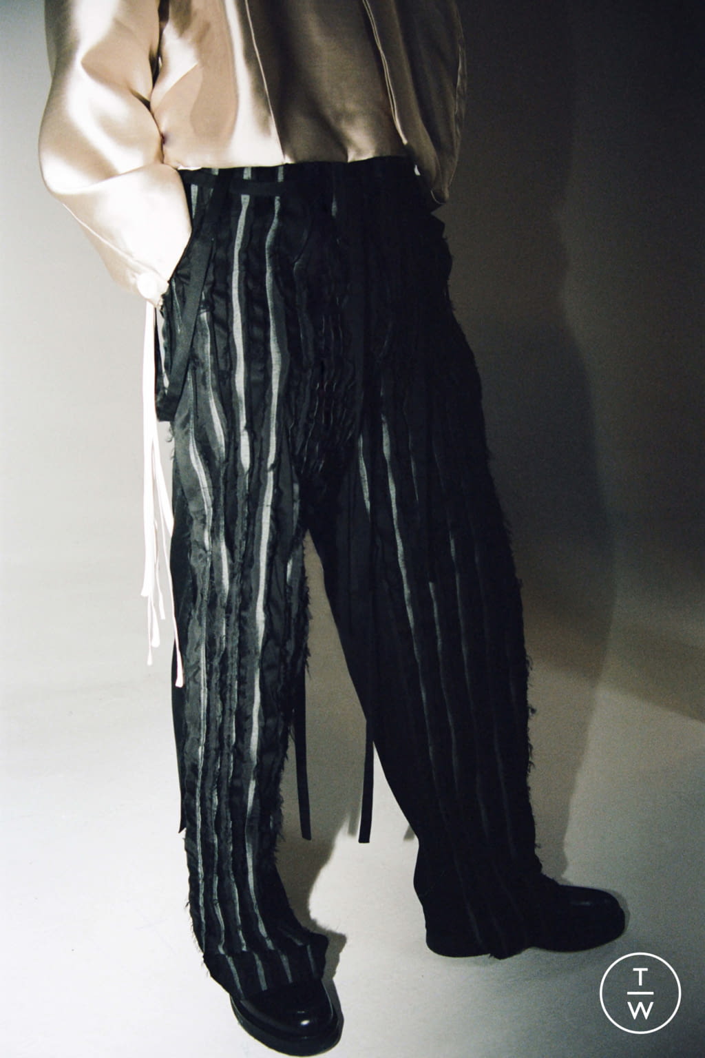 Fashion Week London Fall/Winter 2021 look 6 from the Danshan collection 男装