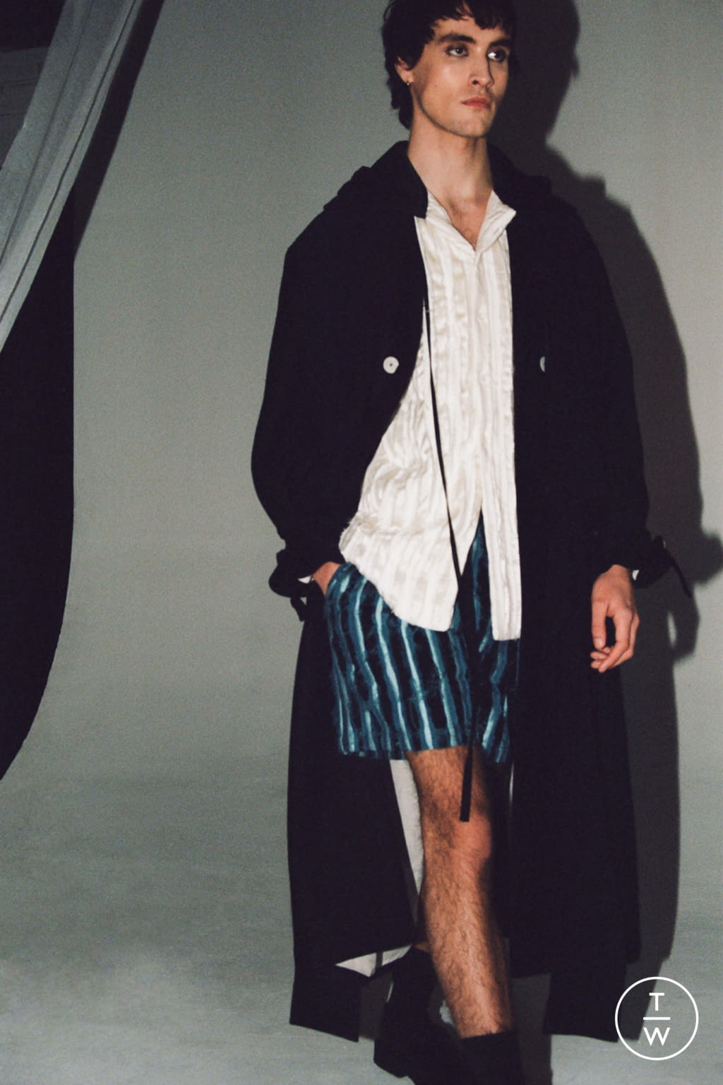 Fashion Week London Fall/Winter 2021 look 17 from the Danshan collection 男装