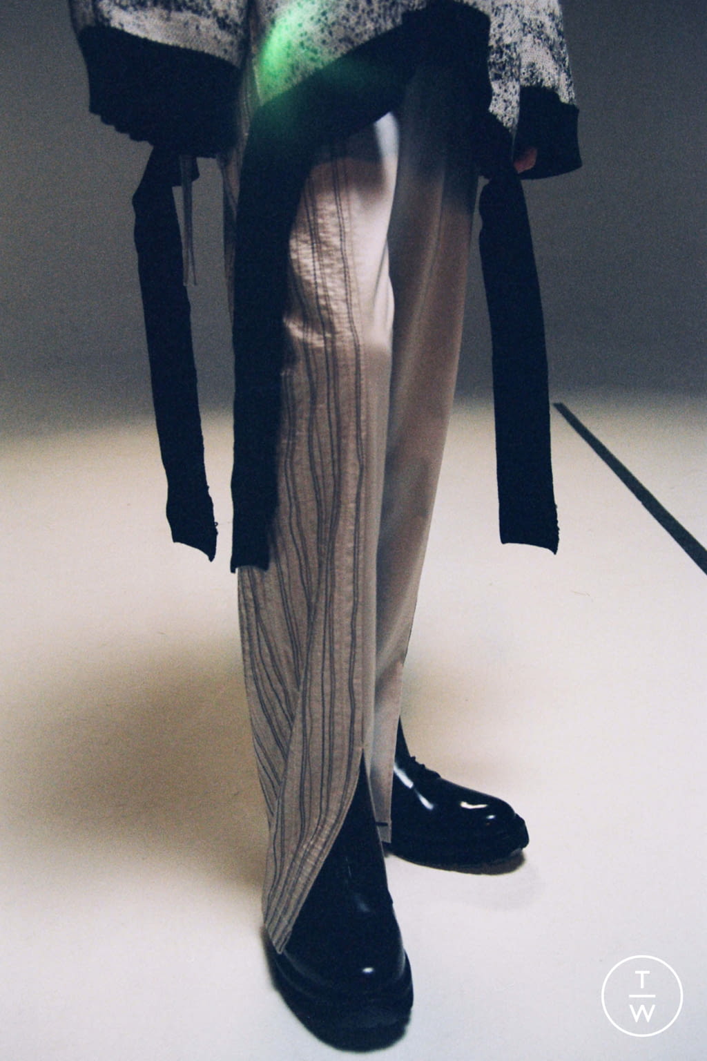 Fashion Week London Fall/Winter 2021 look 22 from the Danshan collection 男装