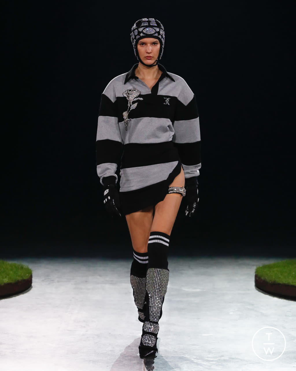 Fashion Week London Fall/Winter 2022 look 22 from the David Koma collection womenswear