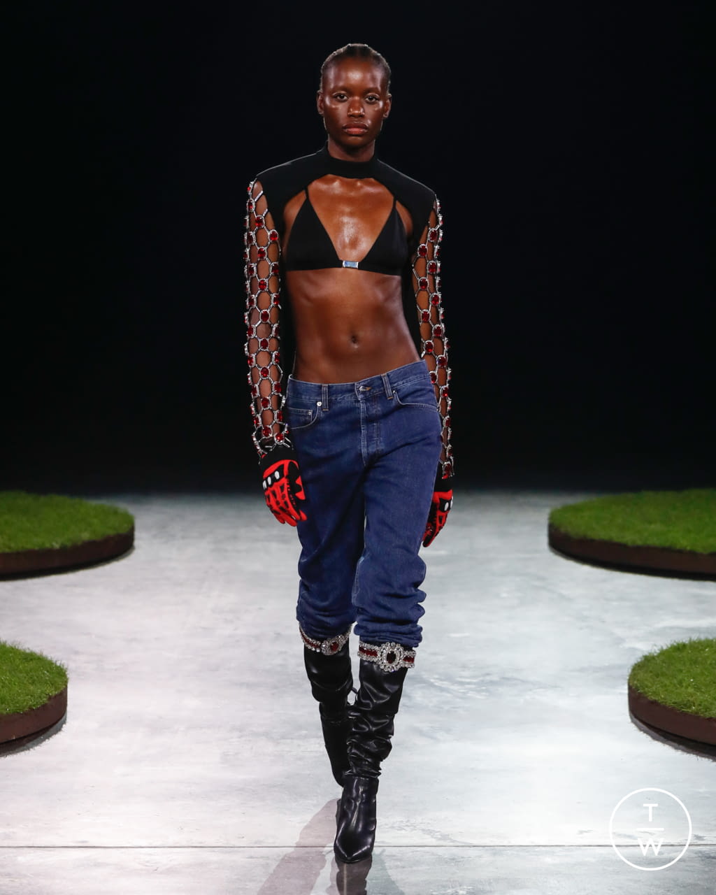 Fashion Week London Fall/Winter 2022 look 24 from the David Koma collection womenswear