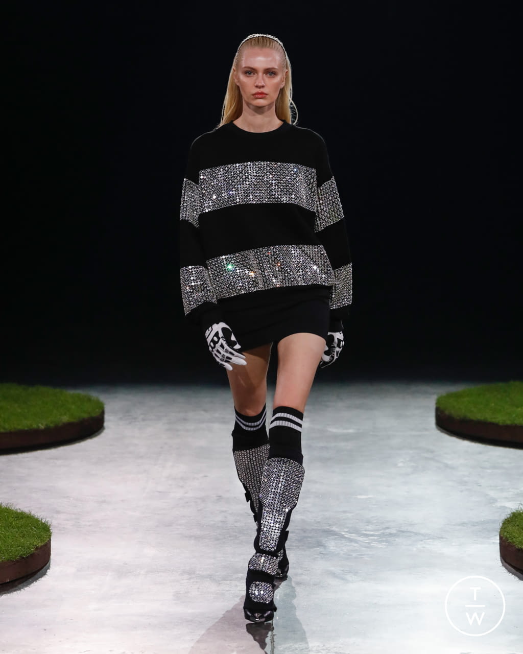 Fashion Week London Fall/Winter 2022 look 31 from the David Koma collection womenswear