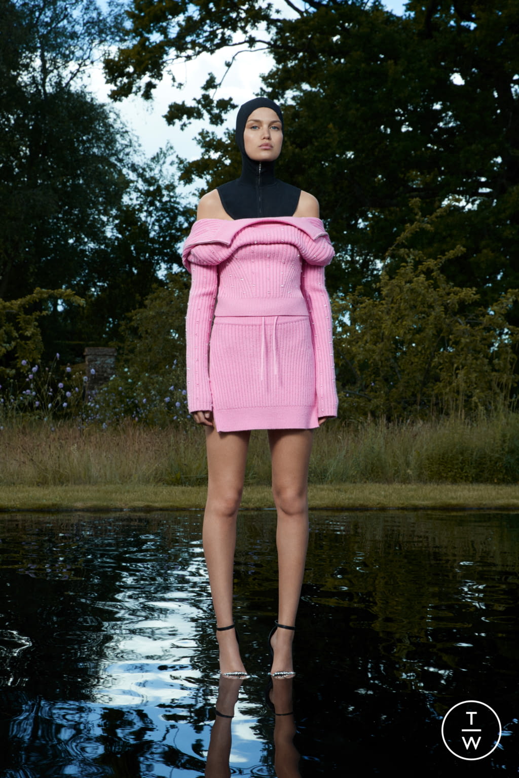 Fashion Week London Resort 2021 look 10 from the David Koma collection 女装