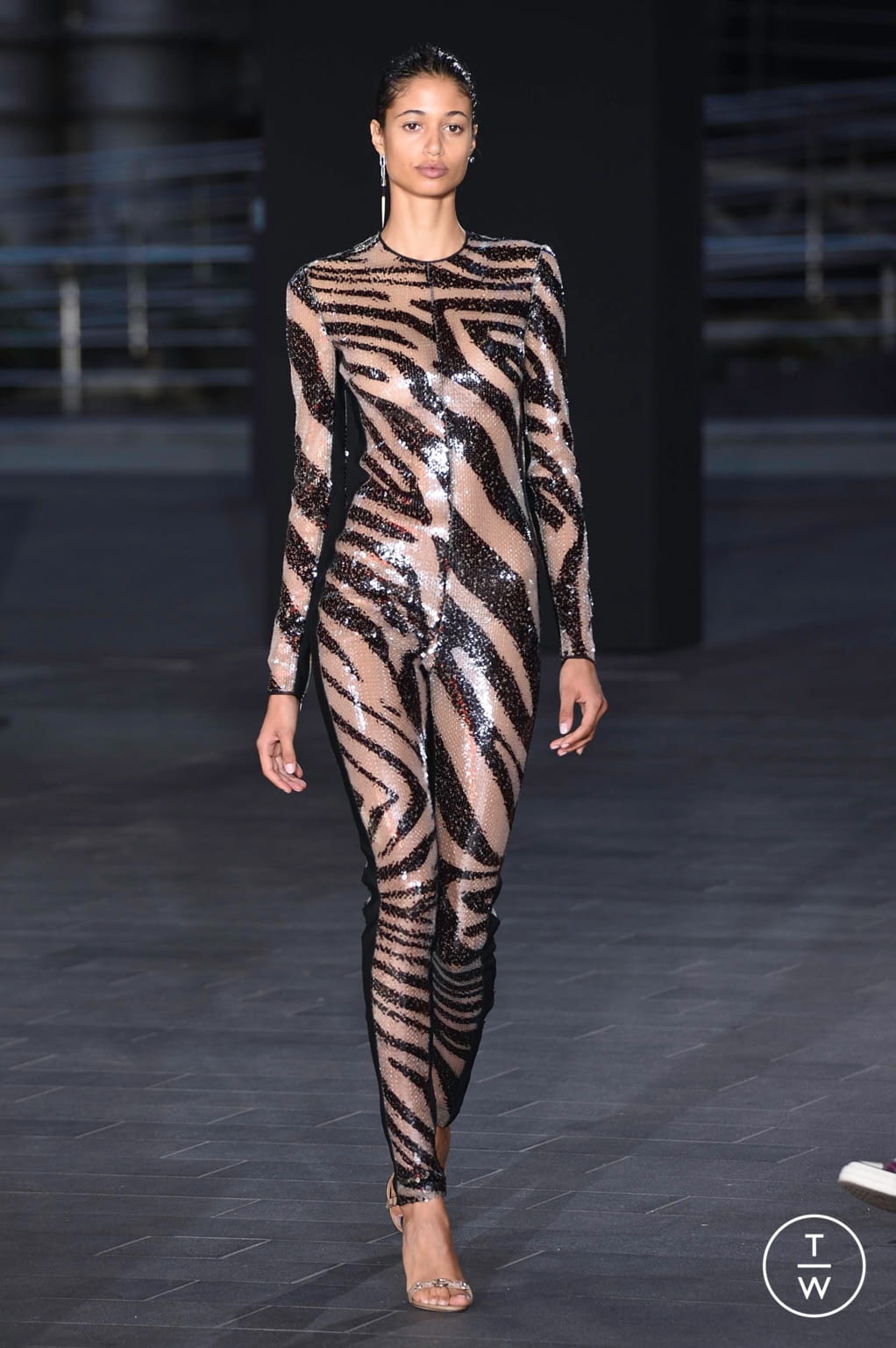 Fashion Week London Spring/Summer 2020 look 1 from the David Koma collection 女装