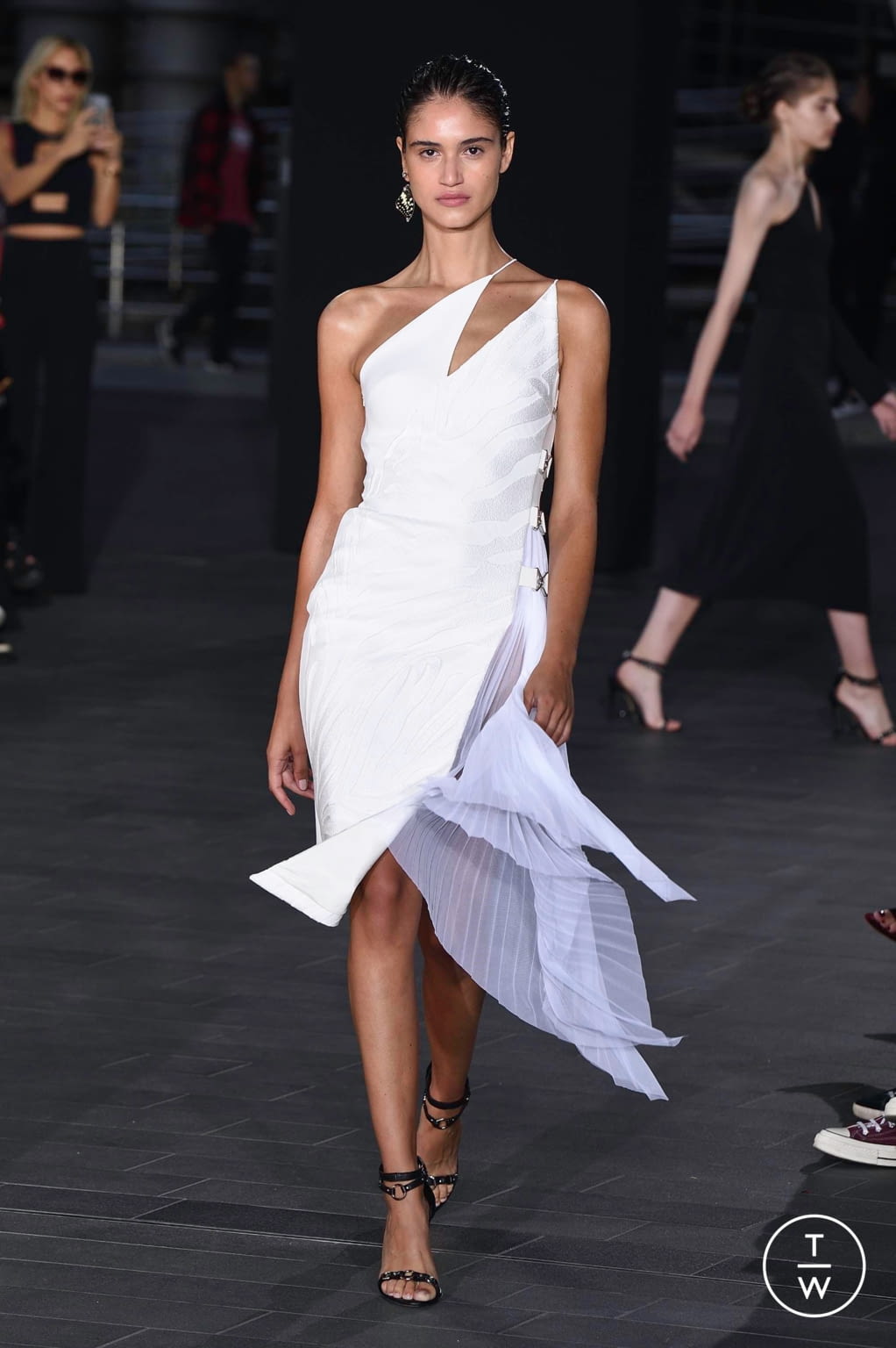 Fashion Week London Spring/Summer 2020 look 13 from the David Koma collection womenswear