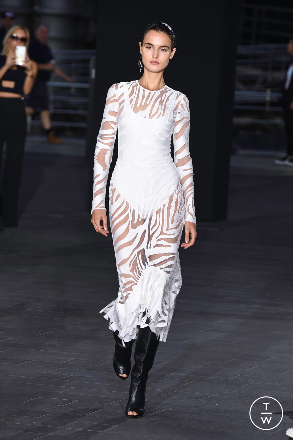 Fashion Week London Spring/Summer 2020 look 15 from the David Koma collection womenswear