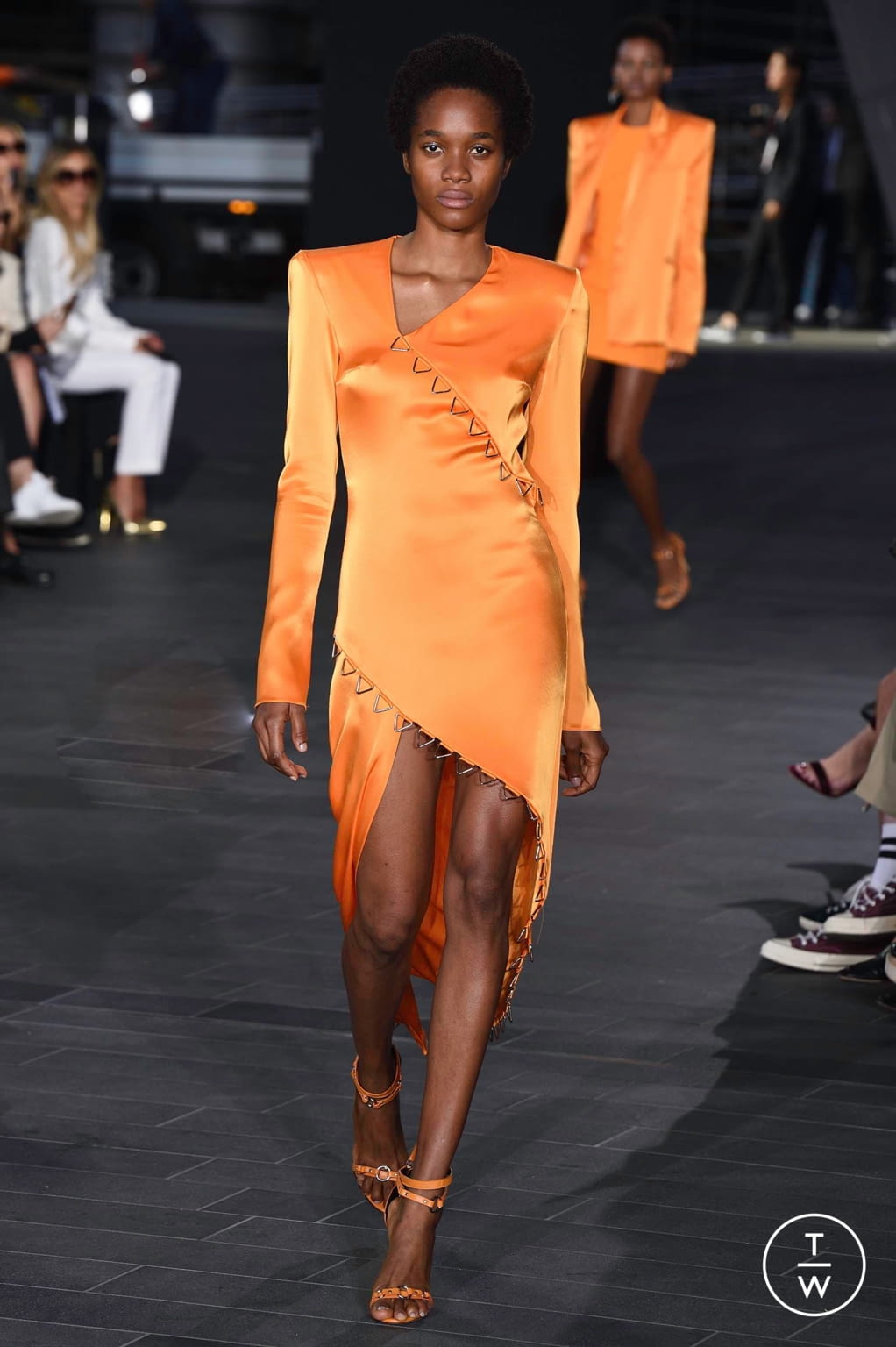 Fashion Week London Spring/Summer 2020 look 27 from the David Koma collection 女装