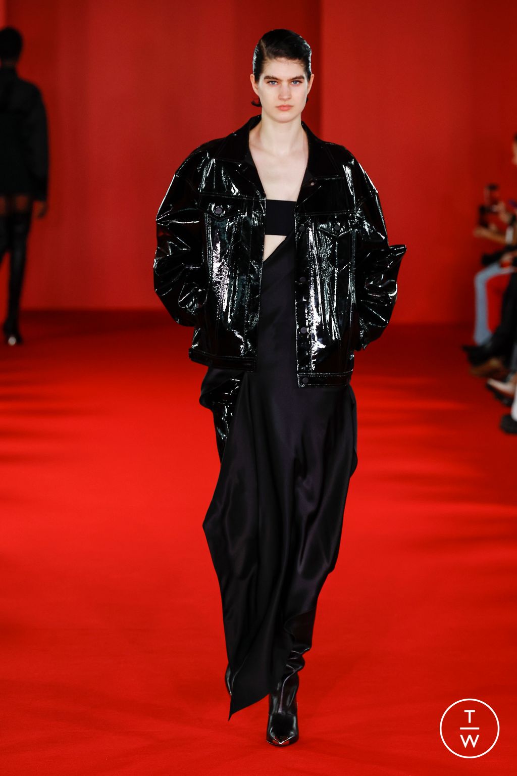 Fashion Week London Fall/Winter 2023 look 7 from the David Koma collection 女装