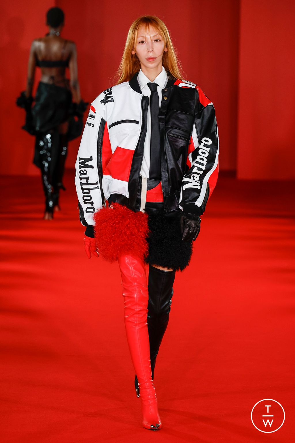 Fashion Week London Fall/Winter 2023 look 10 from the David Koma collection 女装
