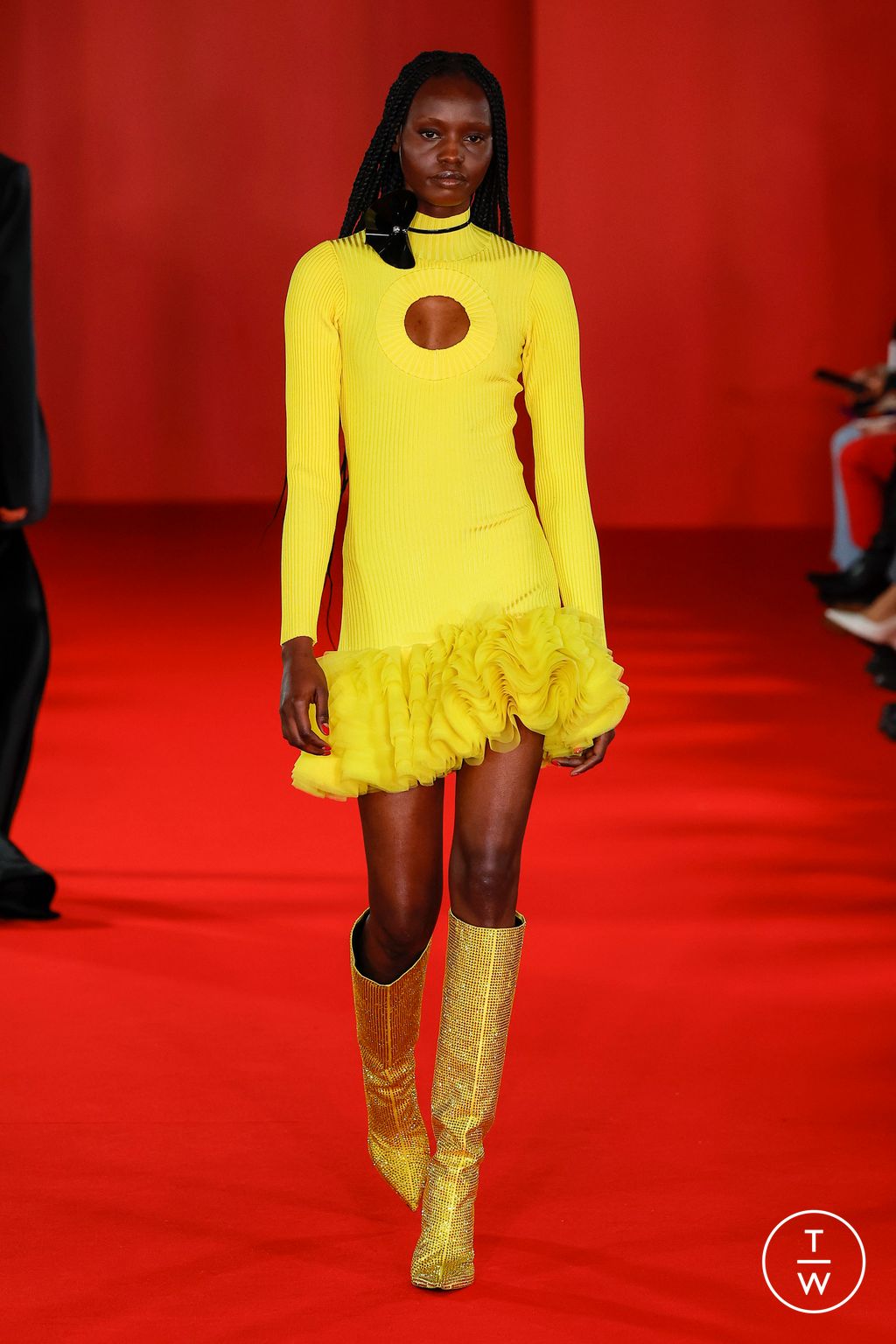 Fashion Week London Fall/Winter 2023 look 24 de la collection David Koma womenswear