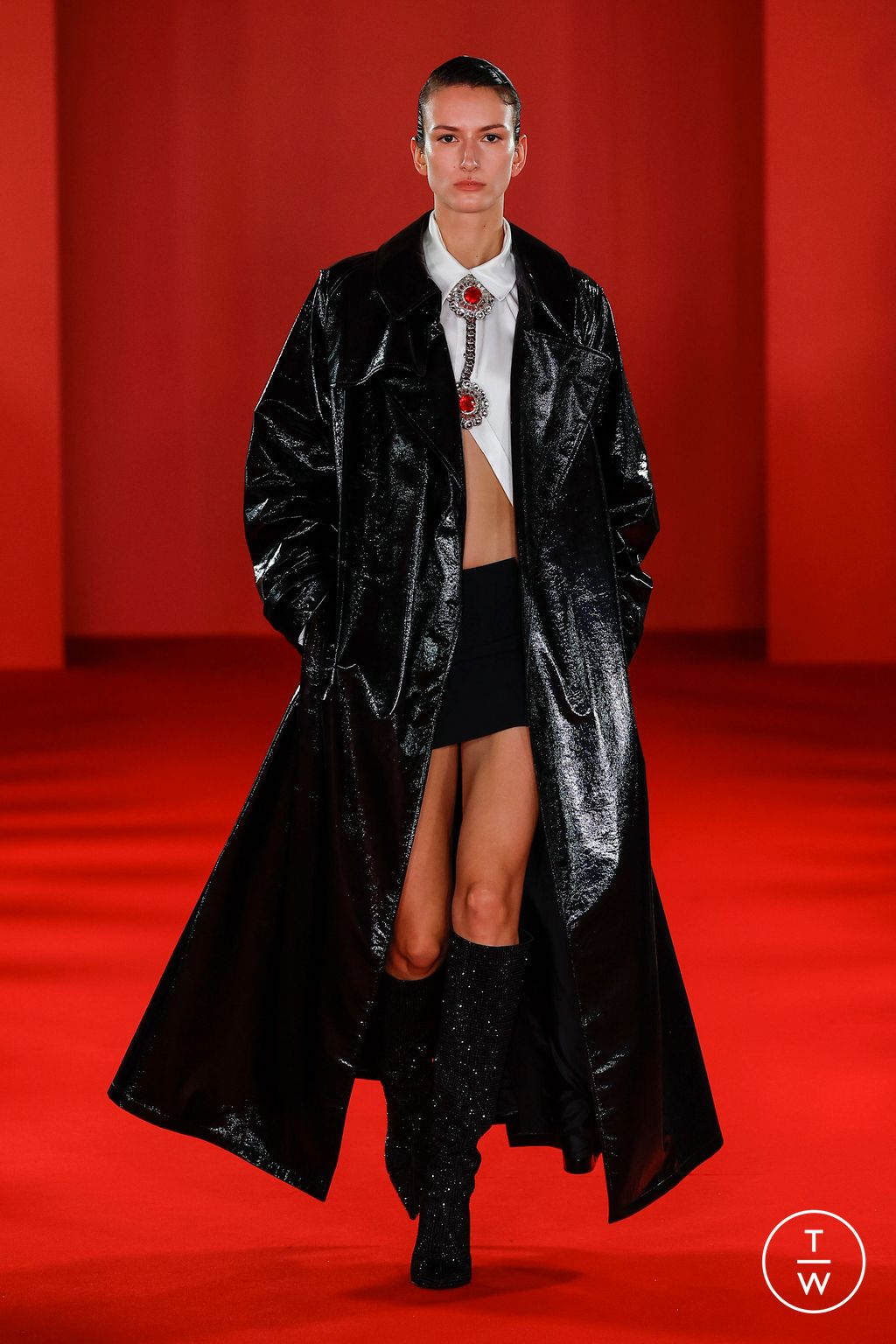 Fashion Week London Fall/Winter 2023 look 38 from the David Koma collection 女装