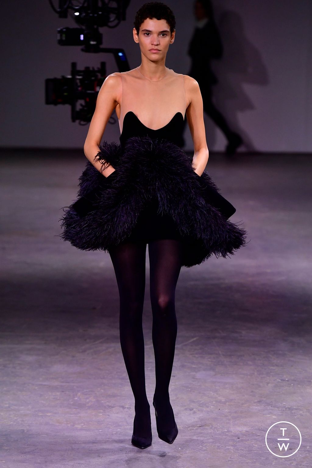 Fashion Week London Fall/Winter 2024 look 7 de la collection David Koma womenswear