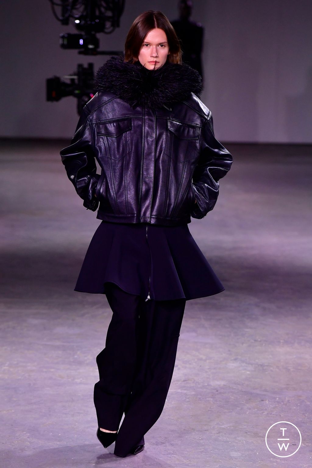 Fashion Week London Fall/Winter 2024 look 9 from the David Koma collection 女装