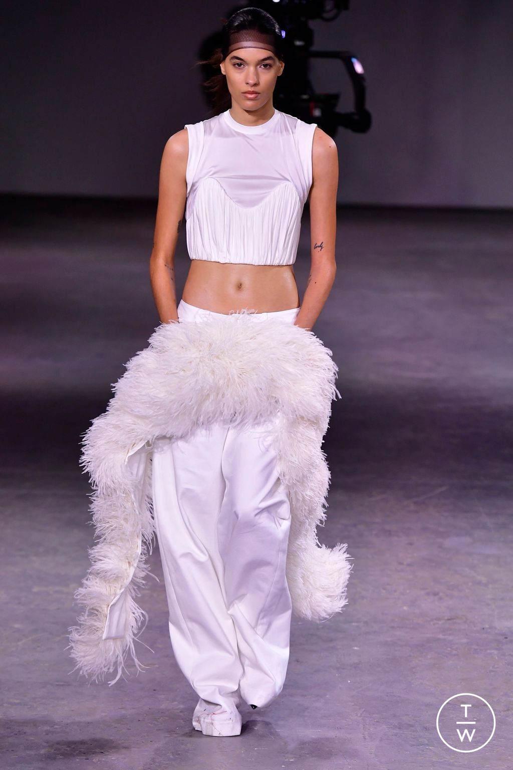 Fashion Week London Fall/Winter 2024 look 17 de la collection David Koma womenswear