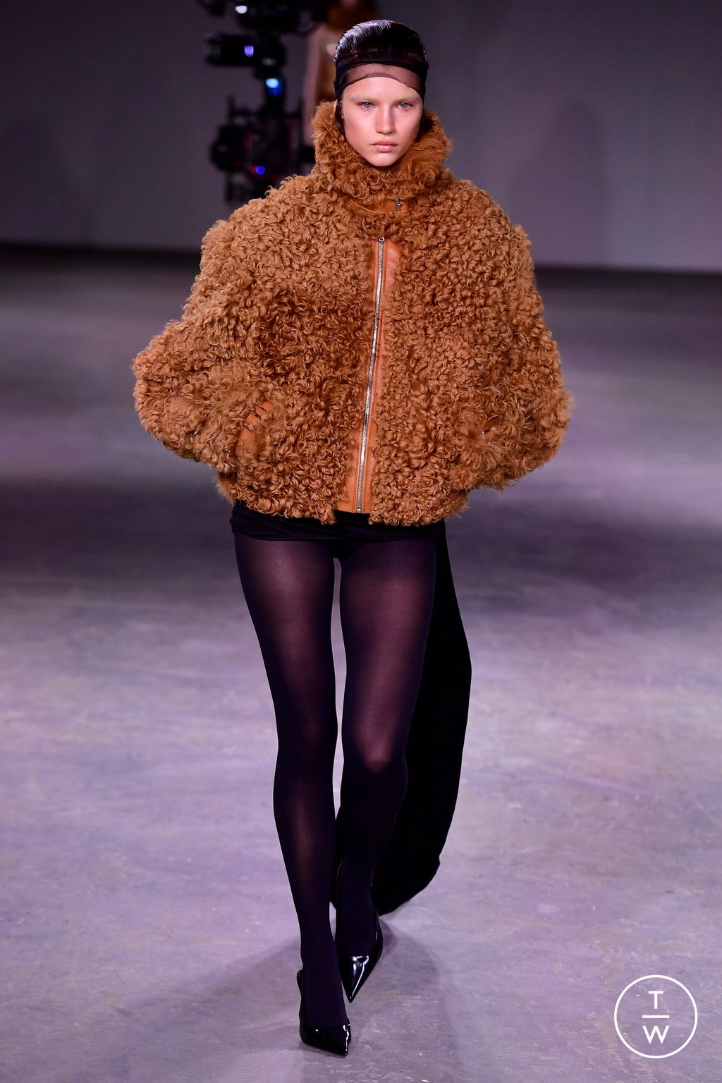 Fashion Week London Fall/Winter 2024 look 29 from the David Koma collection 女装