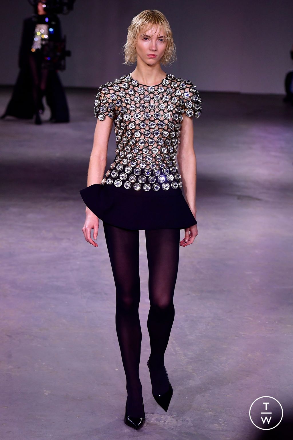 Fashion Week London Fall/Winter 2024 look 36 from the David Koma collection 女装
