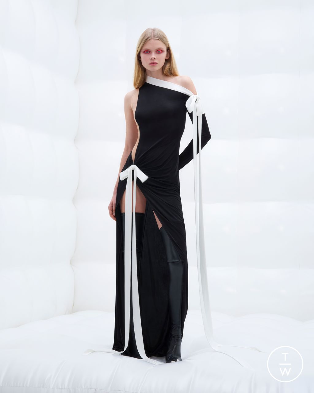 Fashion Week London Pre-Fall 2024 look 15 de la collection David Koma womenswear