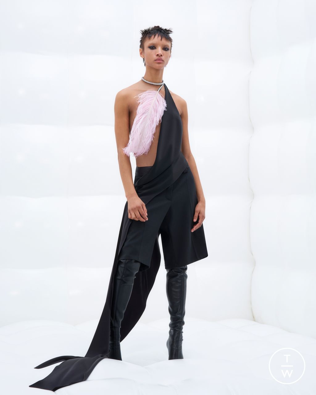 Fashion Week London Pre-Fall 2024 look 19 de la collection David Koma womenswear