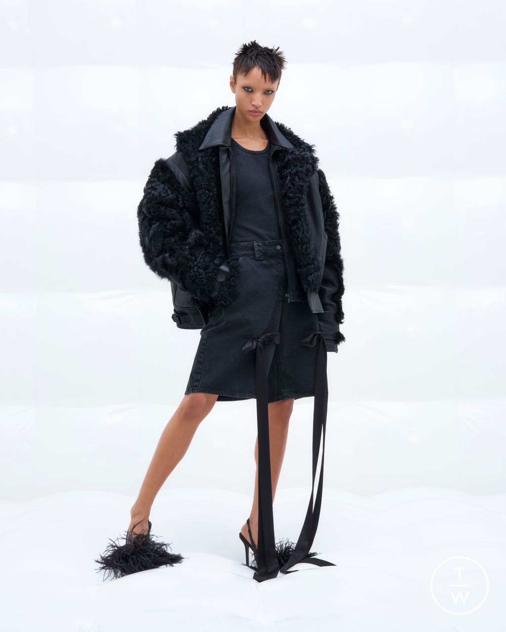 Fashion Week London Pre-Fall 2024 look 6 from the David Koma collection womenswear