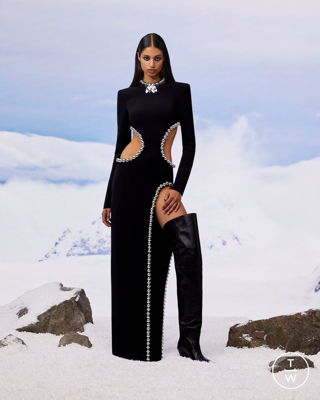 Fashion Week London Resort 2023 look 25 from the David Koma collection 女装