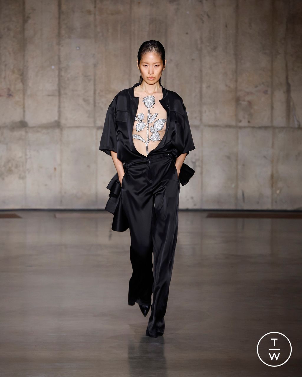Fashion Week London Spring/Summer 2024 look 5 from the David Koma collection womenswear