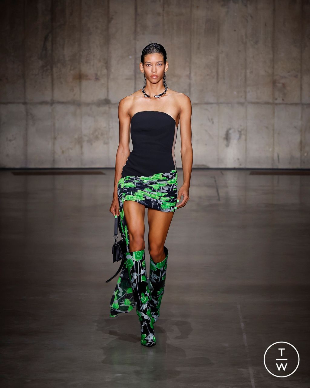 Fashion Week London Spring/Summer 2024 look 8 from the David Koma collection 女装