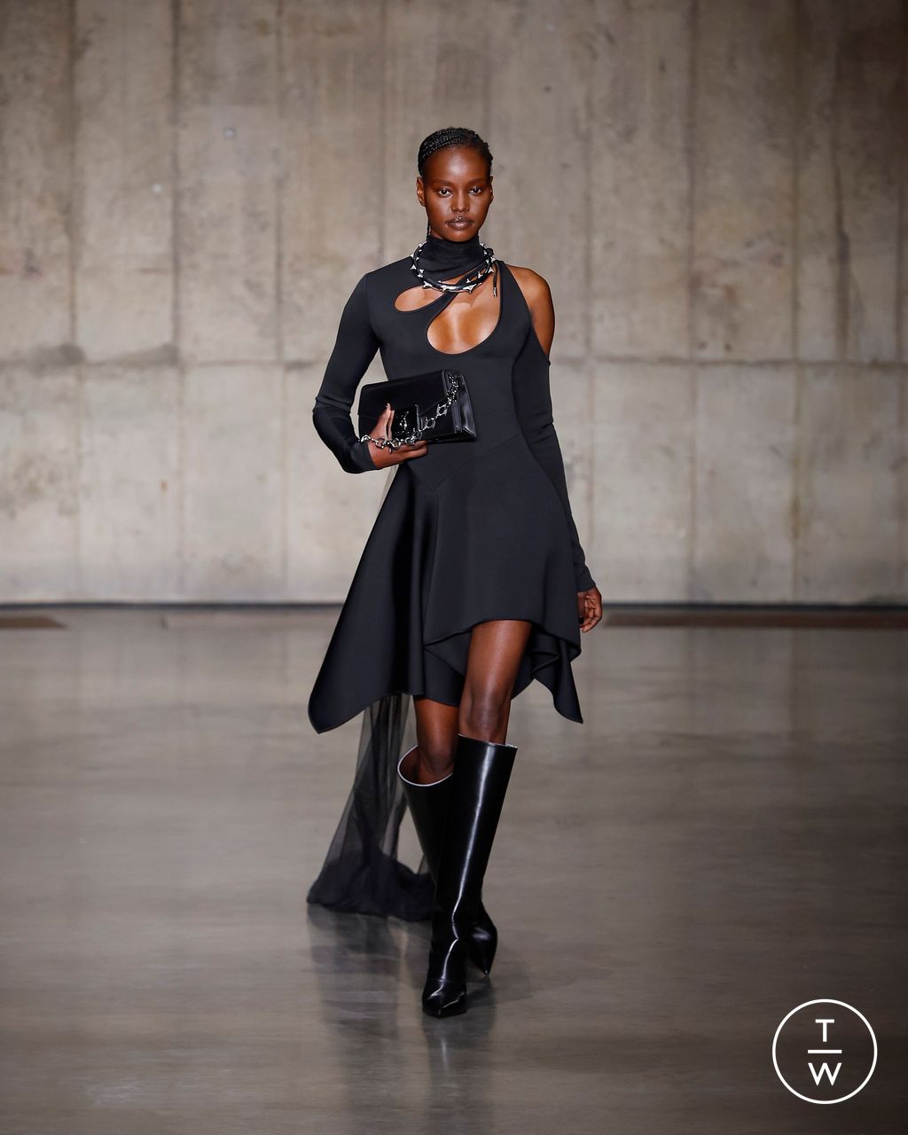 Fashion Week London Spring/Summer 2024 look 12 from the David Koma collection womenswear