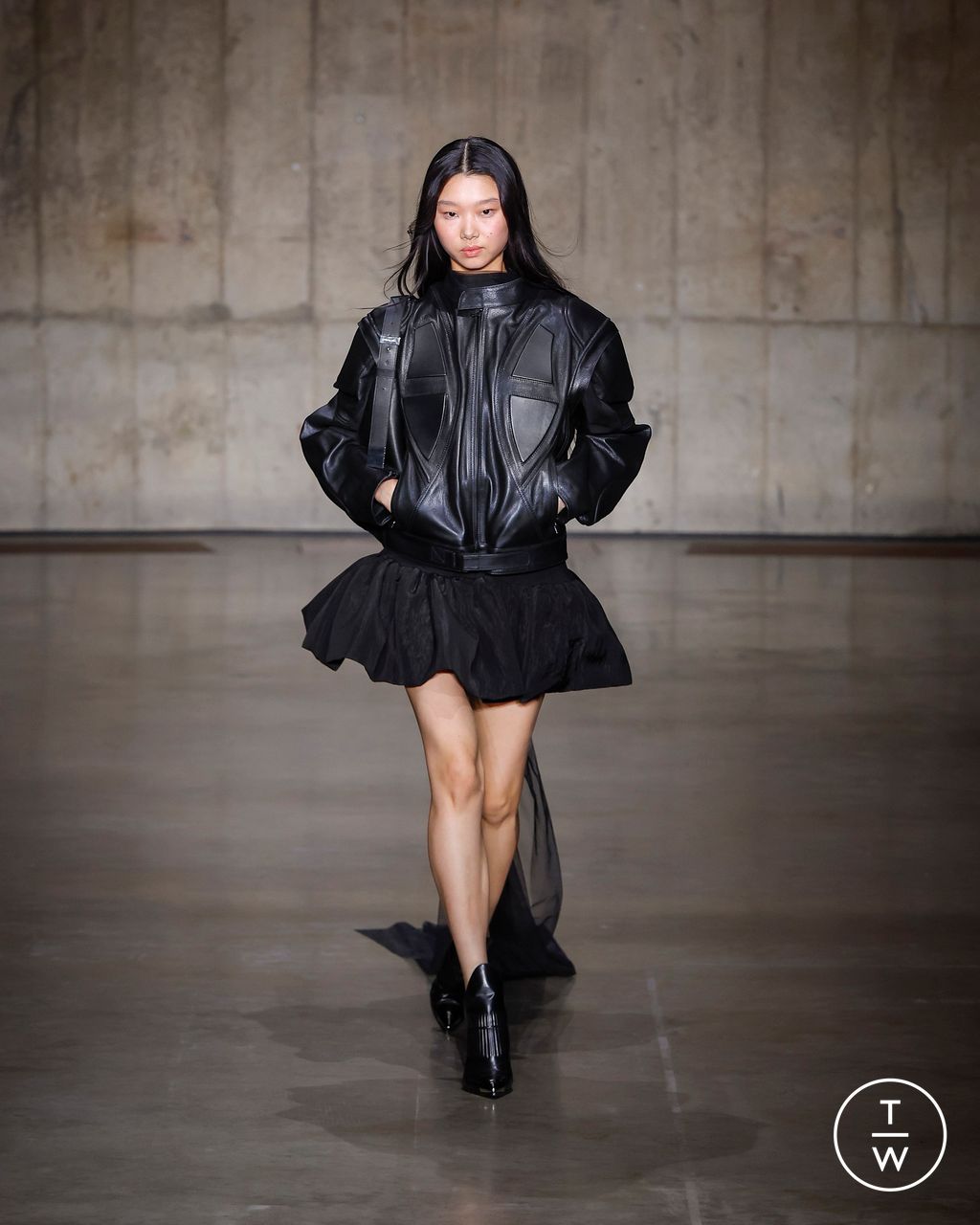 Fashion Week London Spring/Summer 2024 look 16 from the David Koma collection womenswear