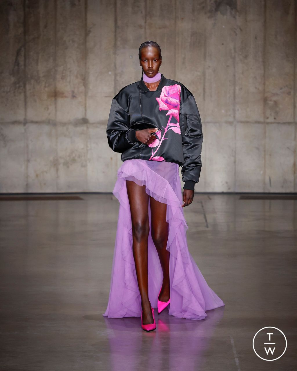 Fashion Week London Spring/Summer 2024 look 25 from the David Koma collection womenswear