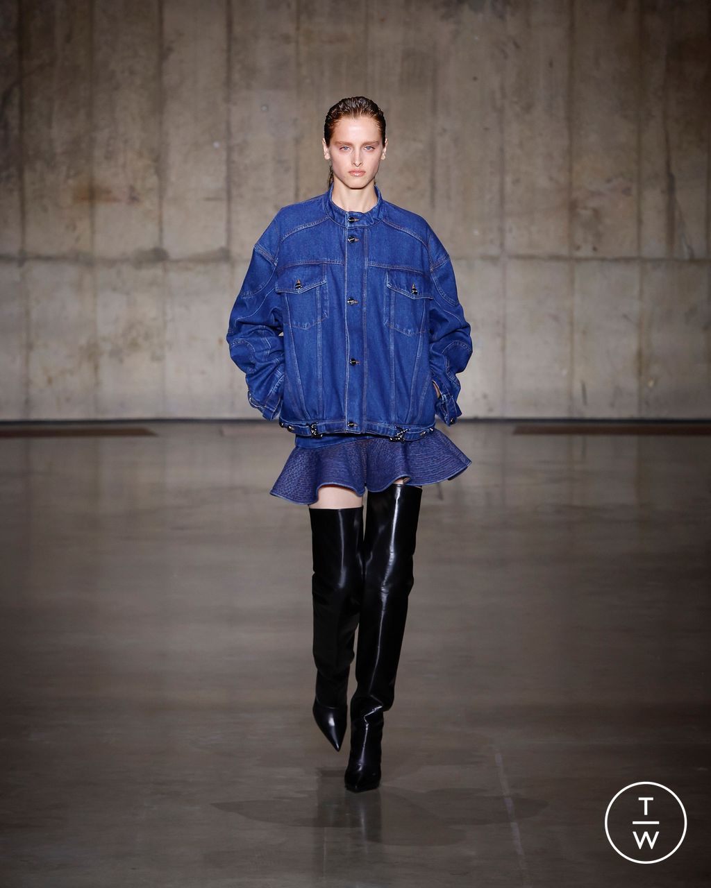 Fashion Week London Spring/Summer 2024 look 29 from the David Koma collection womenswear