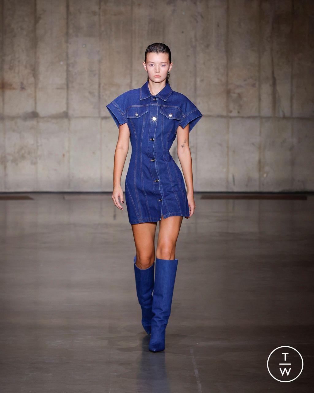 Fashion Week London Spring/Summer 2024 look 30 from the David Koma collection womenswear