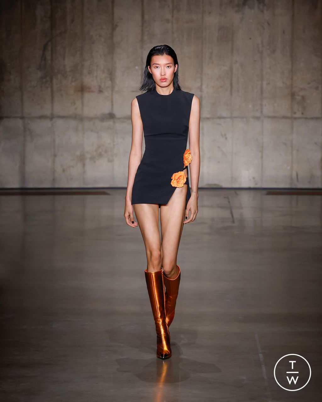 Fashion Week London Spring/Summer 2024 look 39 from the David Koma collection womenswear