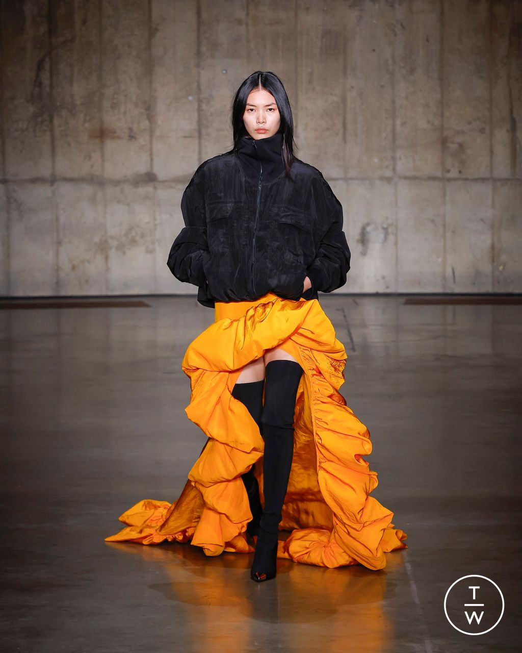 Fashion Week London Spring/Summer 2024 look 45 from the David Koma collection womenswear