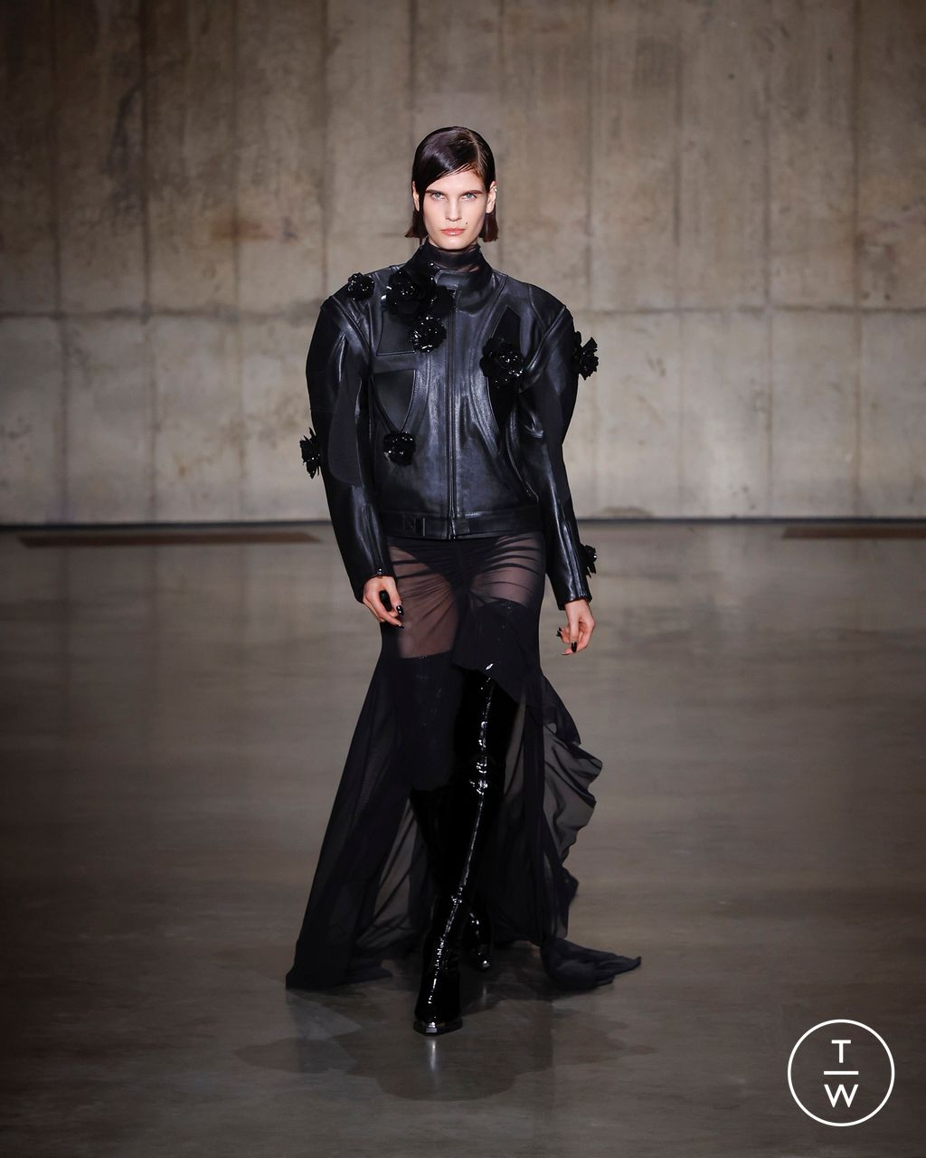 Fashion Week London Spring/Summer 2024 look 46 from the David Koma collection 女装