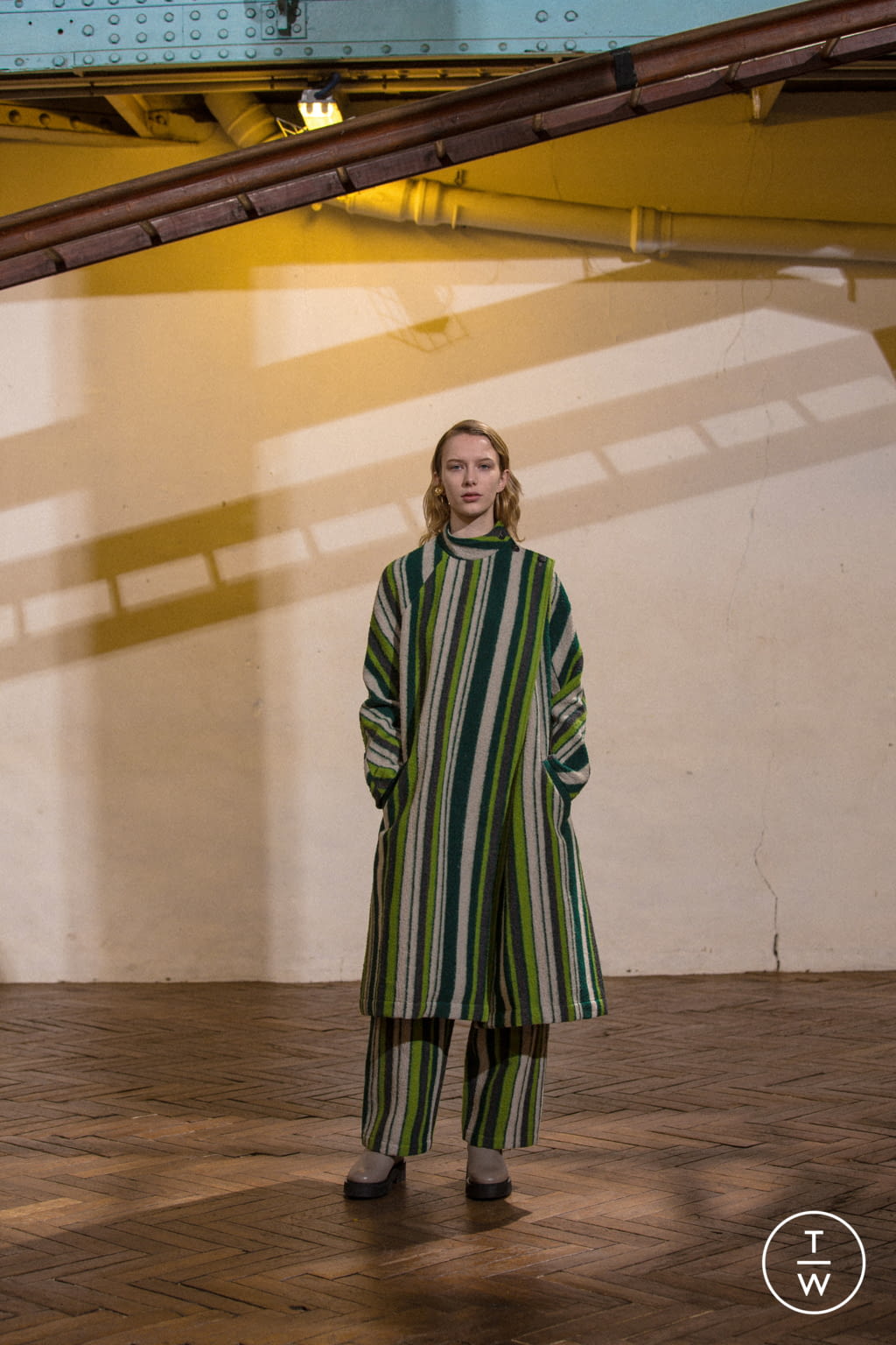 Fashion Week Paris Fall/Winter 2021 look 2 from the Dawei collection womenswear