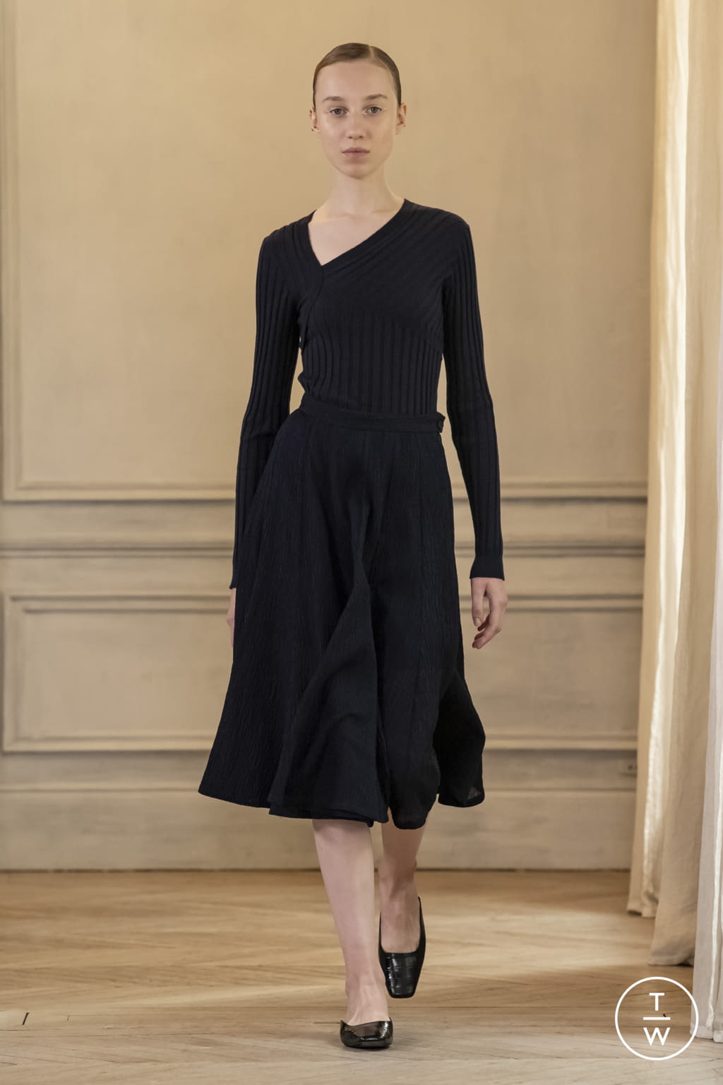 Fashion Week Paris Spring/Summer 2022 look 8 from the Dawei collection womenswear