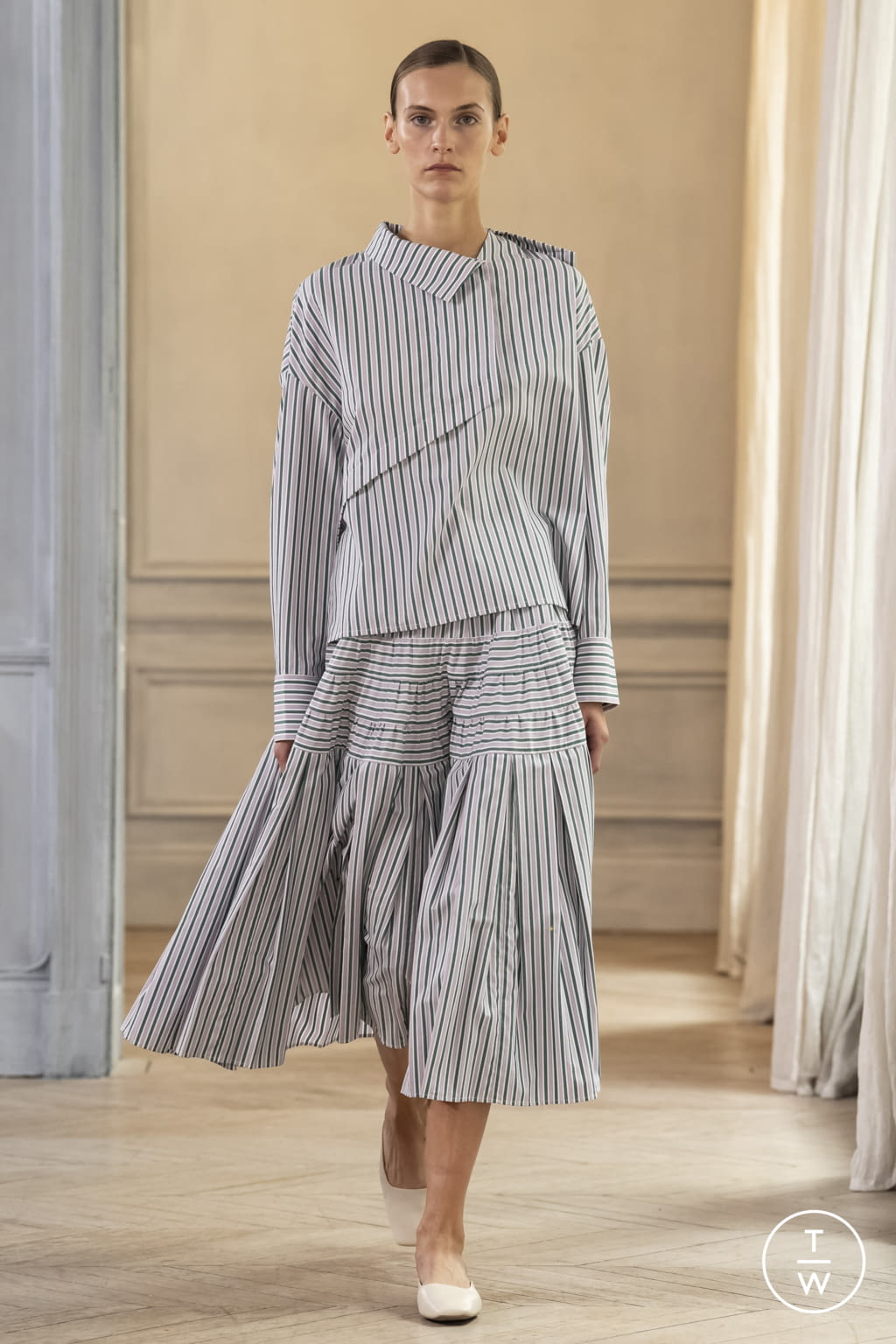 Fashion Week Paris Spring/Summer 2022 look 19 from the Dawei collection 女装